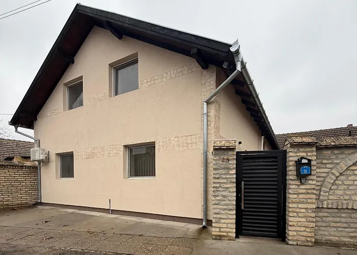 Sobe Tanja * سوبوتيتْسا